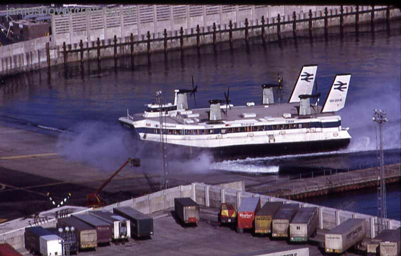Dover Eastern Docks hoverport - Hovercraft arriving (Paul Stevens).